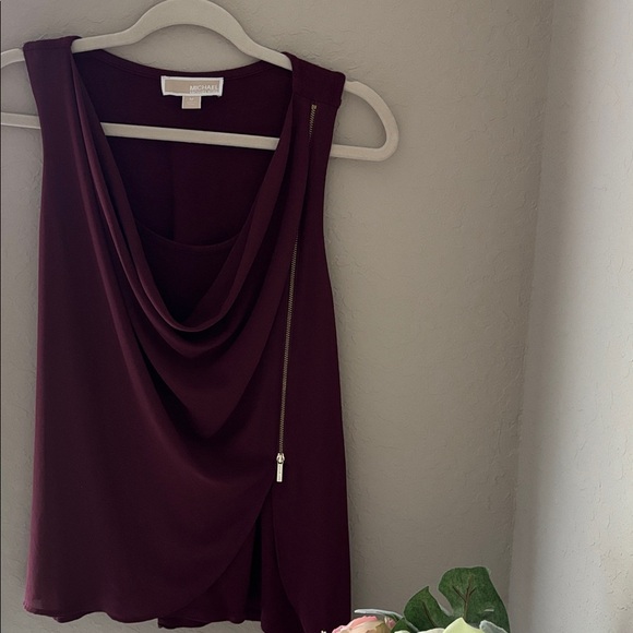 MK Michael Kors Chic Burgundy Drape Top with Zipper Accent Pre-loved Size M - Picture 2 of 8